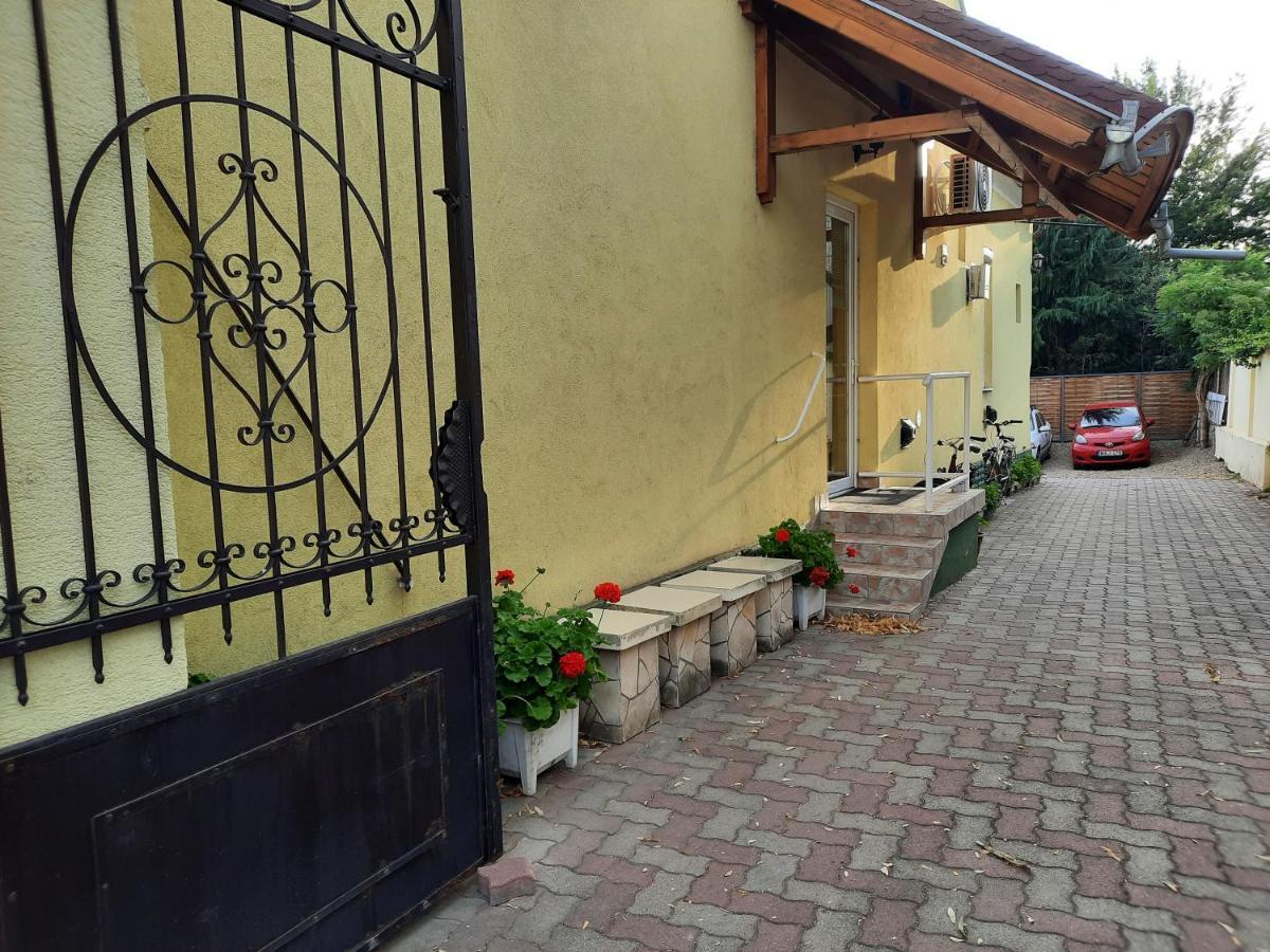 Gloria Apartman Jula Exterior foto