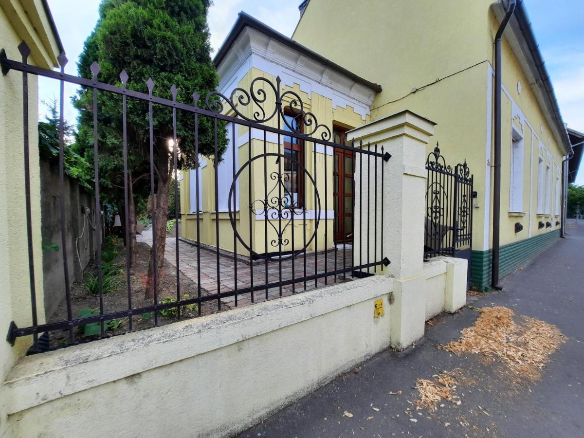 Gloria Apartman Jula Exterior foto