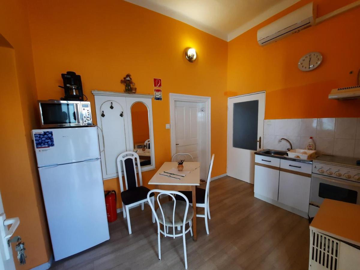 Gloria Apartman Jula Exterior foto